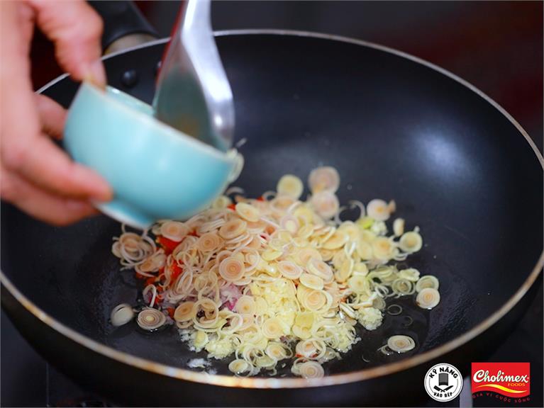 CÁCH LÀM MỰC XÀO SA TẾ NGON