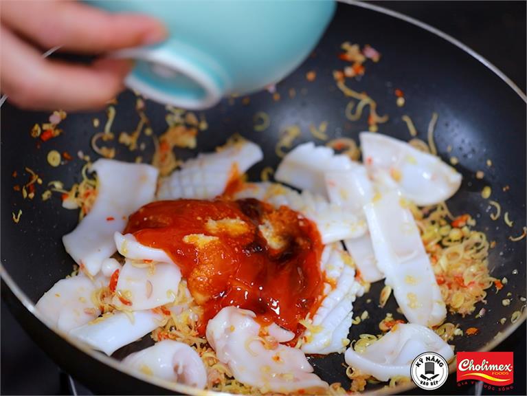 CÁCH LÀM MỰC XÀO SA TẾ NGON