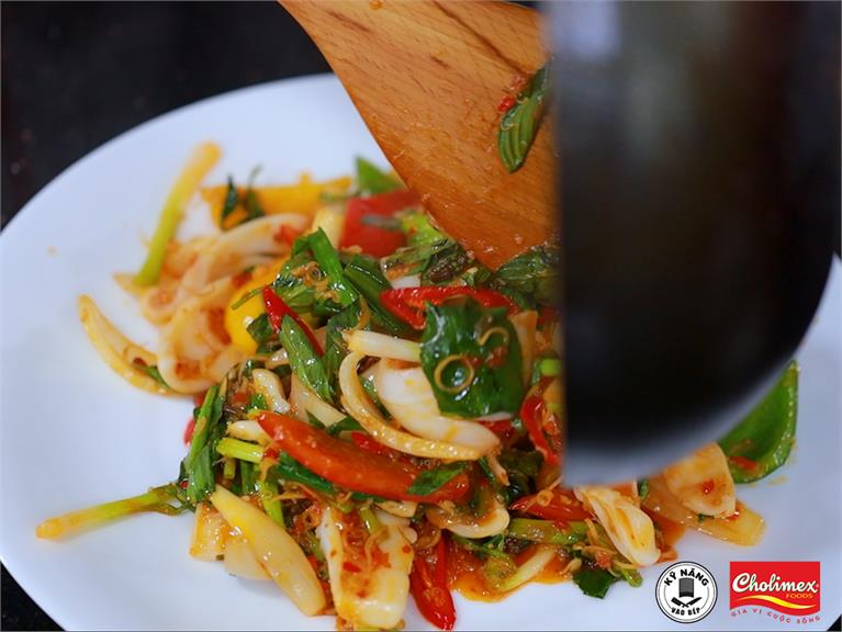 CÁCH LÀM MỰC XÀO SA TẾ NGON
