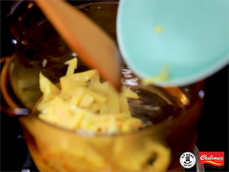 CÁCH NẤU LẨU GÀ LÁ É NGON