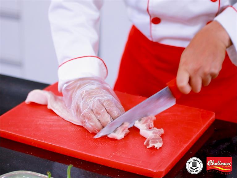 CÁCH NẤU THỊT BA CHỈ XÀO SẢ ỚT NGON TRONG 15 PHÚT