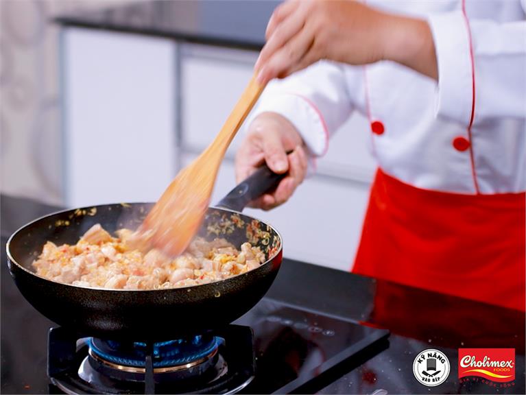 CÁCH NẤU THỊT BA CHỈ XÀO SẢ ỚT NGON TRONG 15 PHÚT
