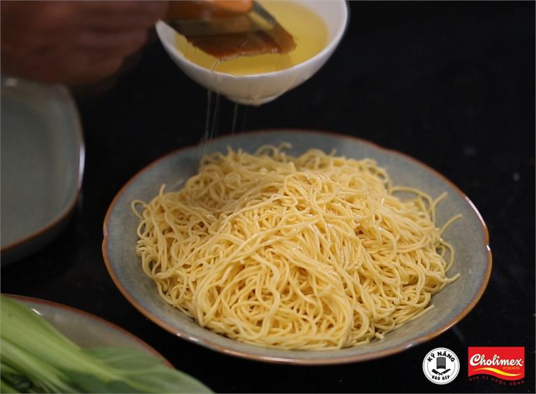Cách nấu Mì vịt tiềm ngon bổ dưỡng