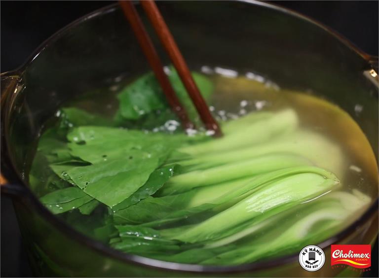 Cách nấu Mì vịt tiềm ngon bổ dưỡng