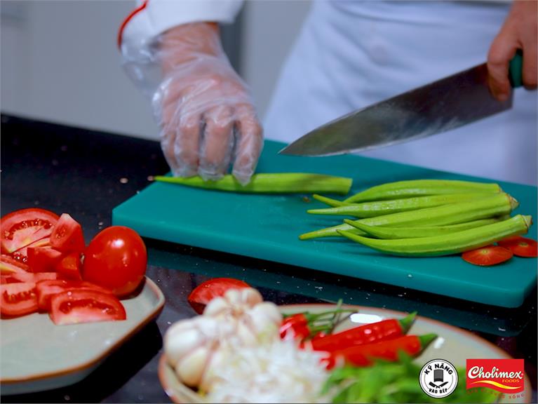 CÁCH NẤU CANH CHUA CÁ LÓC ĐƠN GIẢN