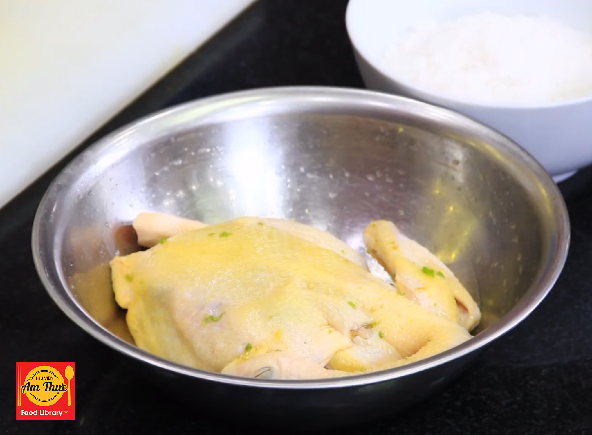 3 Cách làm gà rang muối hột thơm ngon hấp dẫn mà đơn giản 7